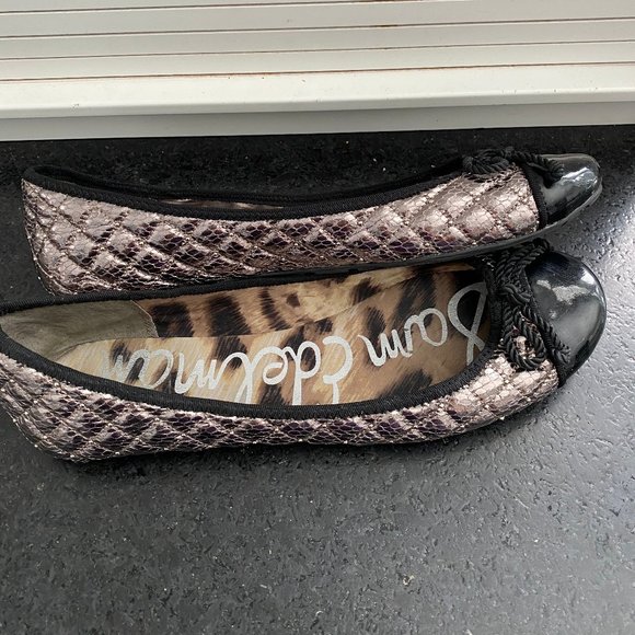 Brown Flat shoes - Picture 1 of 5